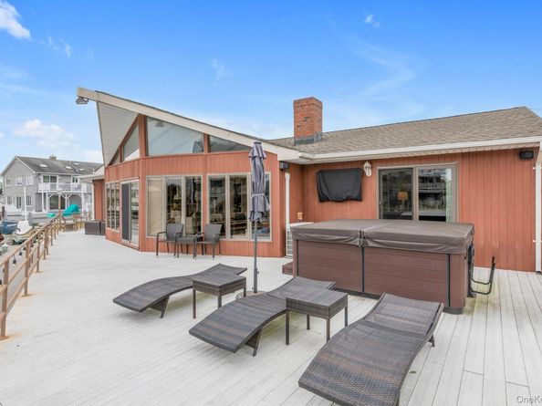 1130 Hayes Place, Baldwin Harbor NY 11510