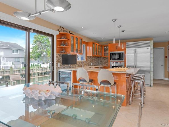 1130 Hayes Place, Baldwin Harbor NY 11510