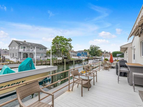 1130 Hayes Place, Baldwin Harbor NY 11510