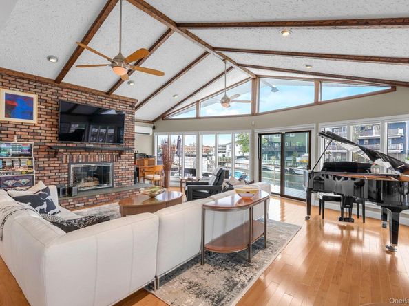 1130 Hayes Place, Baldwin Harbor NY 11510