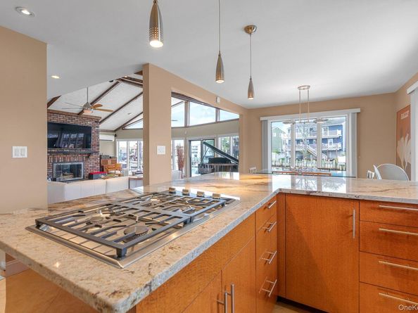 1130 Hayes Place, Baldwin Harbor NY 11510