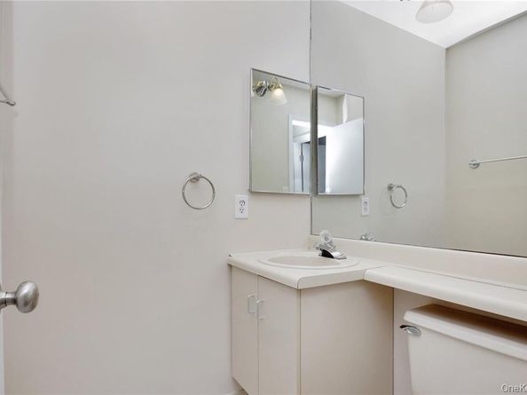 100 Daly 202, Oceanside NY 11572
