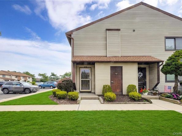 100 Daly 202, Oceanside NY 11572