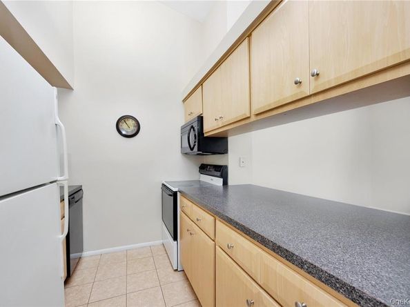 100 Daly 202, Oceanside NY 11572