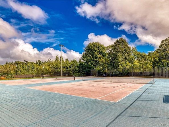 100 Daly 202, Oceanside NY 11572