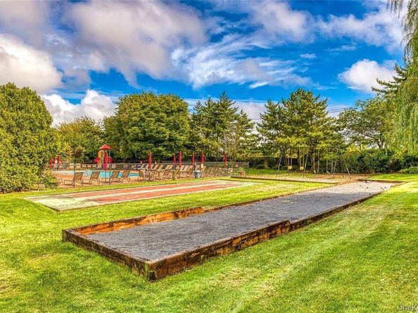 100 Daly 202, Oceanside NY 11572