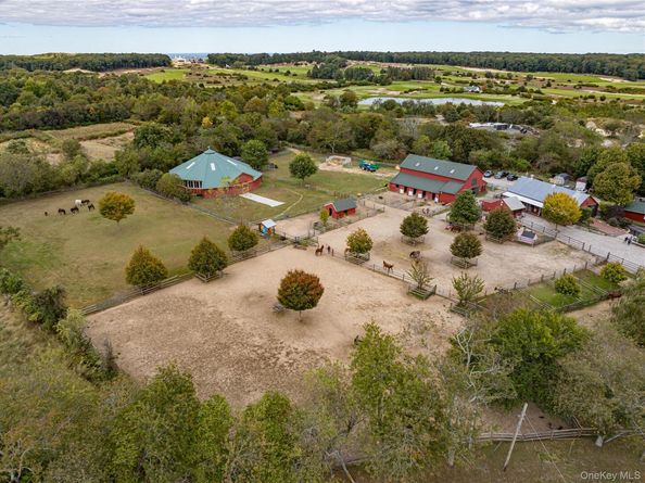 2746 Sound Avenue, Riverhead NY 11901