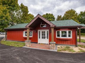 2746 Sound Avenue, Riverhead NY 11901