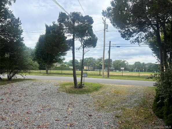 16 Lilac Road, Westhampton Beach NY 11978