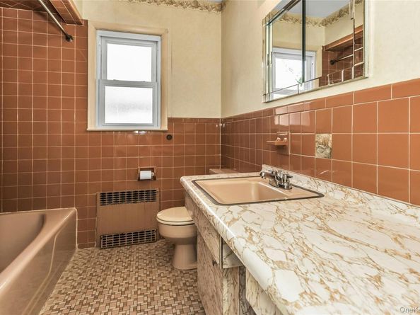 148 William Street, Valley Stream NY 11580