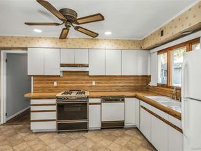 148 William Street, Valley Stream NY 11580