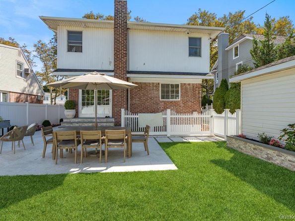 116 Sperry Boulevard, New Hyde Park NY 11040