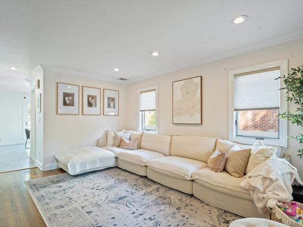 116 Sperry Boulevard, New Hyde Park NY 11040