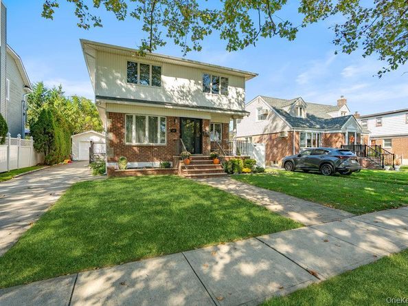 116 Sperry Boulevard, New Hyde Park NY 11040