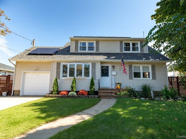 125 Garfield Street, Freeport NY 11520