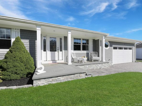 5 Canvasback Lane, East Quogue NY 11942