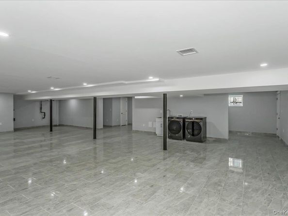 Undisclosed Address #917560, Rosedale NY 11422