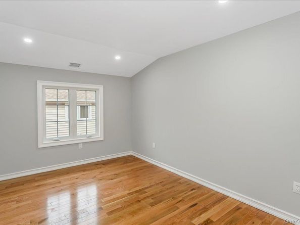 Undisclosed Address #917560, Rosedale NY 11422