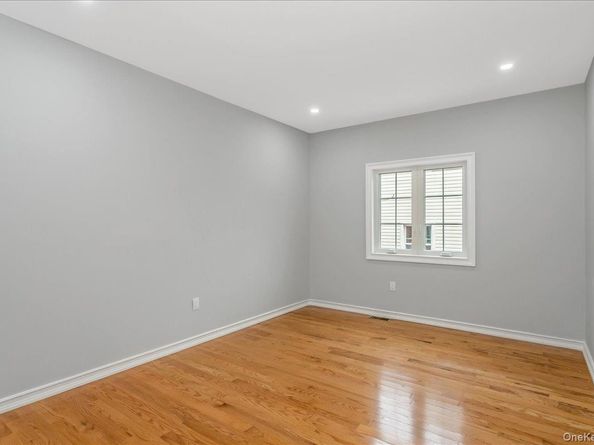 Undisclosed Address #917560, Rosedale NY 11422