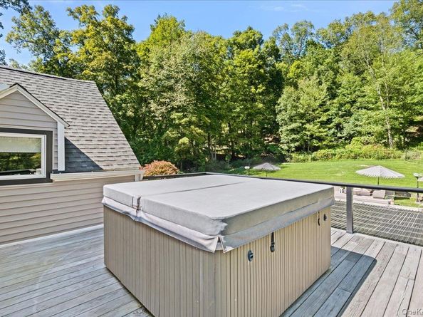 1570 Journeys End Road, Croton-on-Hudson NY 10520