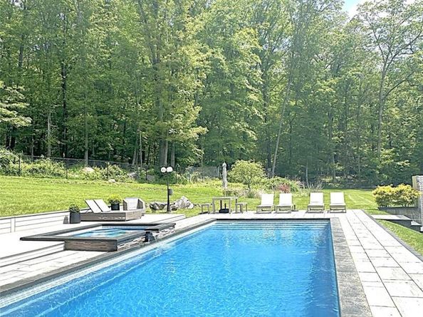 1570 Journeys End Road, Croton-on-Hudson NY 10520