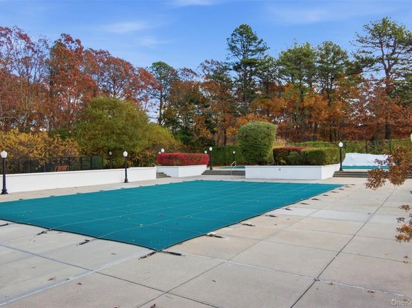 345 Colonial Circle, Manorville NY 11949