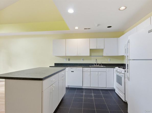 345 Colonial Circle, Manorville NY 11949