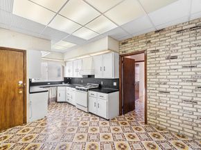 6613 10th Avenue, Brooklyn NY 11219