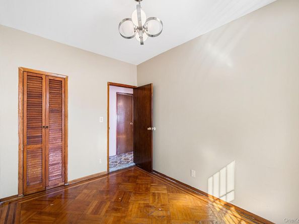 6613 10th Avenue, Brooklyn NY 11219