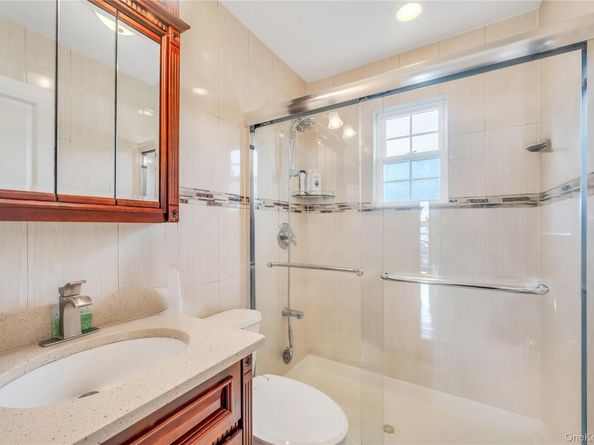 154 8th Street, Bethpage NY 11714