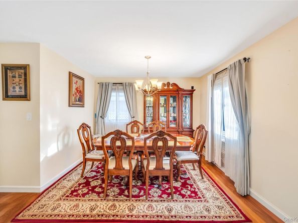 154 8th Street, Bethpage NY 11714