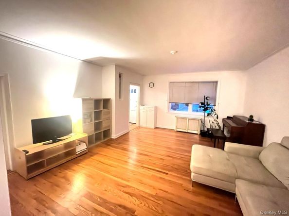 1945 Paulding Avenue, Bronx NY 10462