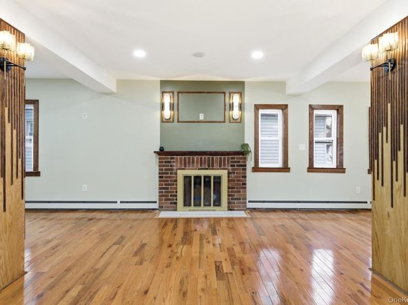 10411 205th Street, Saint Albans NY 11412