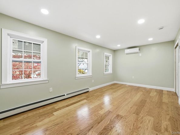 10411 205th Street, Saint Albans NY 11412