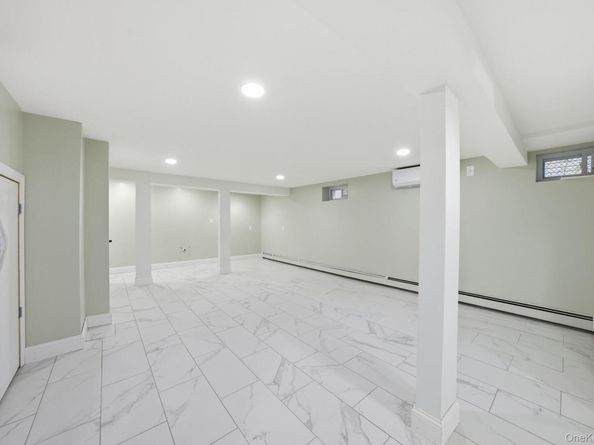 10411 205th Street, Saint Albans NY 11412