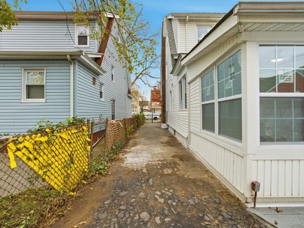 10411 205th Street, Saint Albans NY 11412