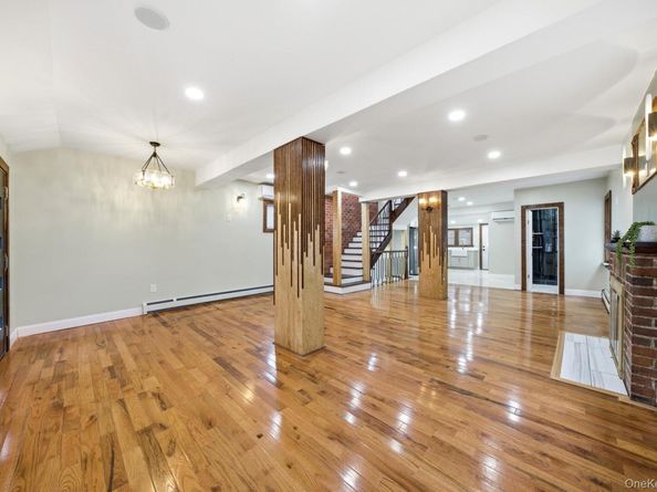 10411 205th Street, Saint Albans NY 11412