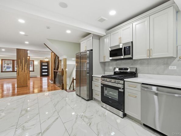 10411 205th Street, Saint Albans NY 11412