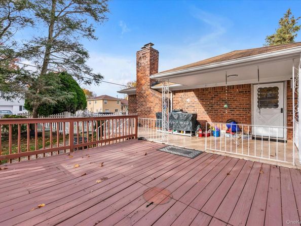 26 Humphrey Drive, Syosset NY 11791