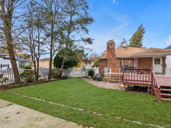 26 Humphrey Drive, Syosset NY 11791