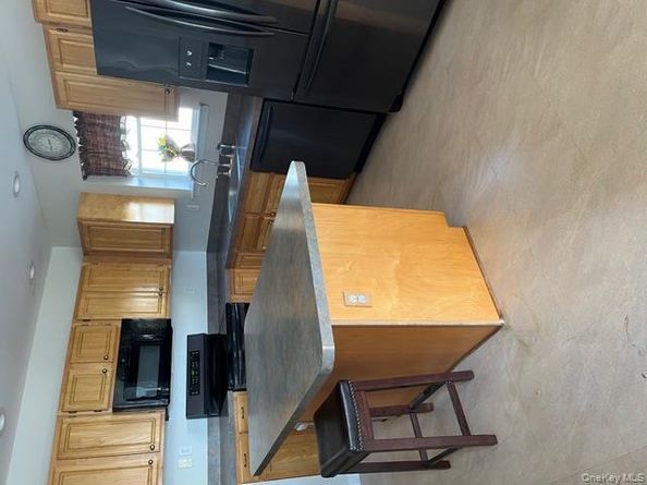 426 Village Circle N, Manorville NY 11949