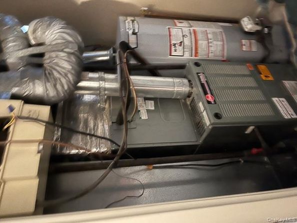 426 Village Circle N, Manorville NY 11949