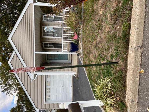 426 Village Circle N, Manorville NY 11949