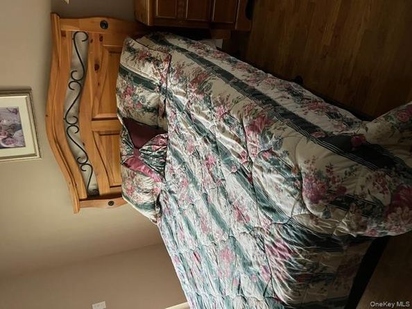 426 Village Circle N, Manorville NY 11949