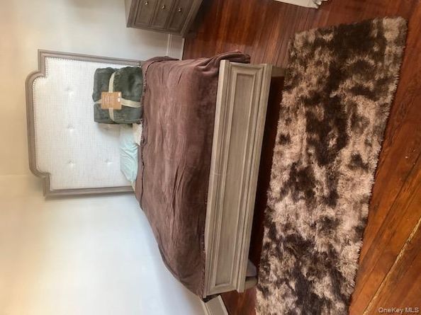 107-35 E Van Wyck Expressway, Jamaica NY 11435