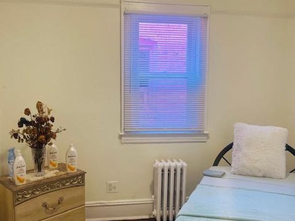 107-35 E Van Wyck Expressway, Jamaica NY 11435