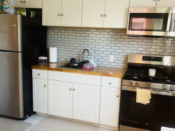 107-35 E Van Wyck Expressway, Jamaica NY 11435