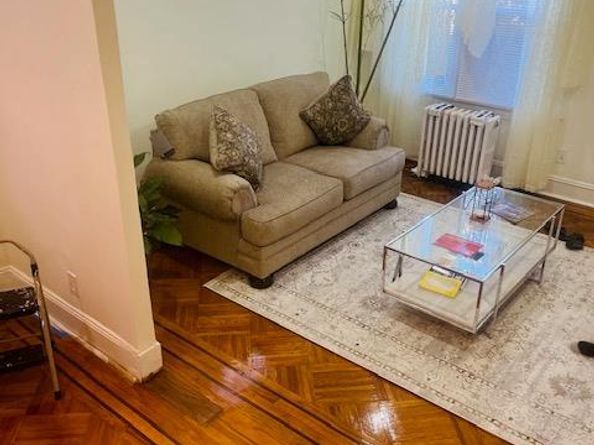 107-35 E Van Wyck Expressway, Jamaica NY 11435