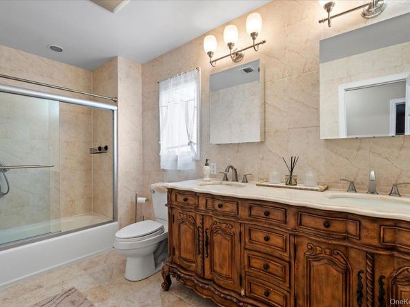 2261 Willow Street, Wantagh NY 11793