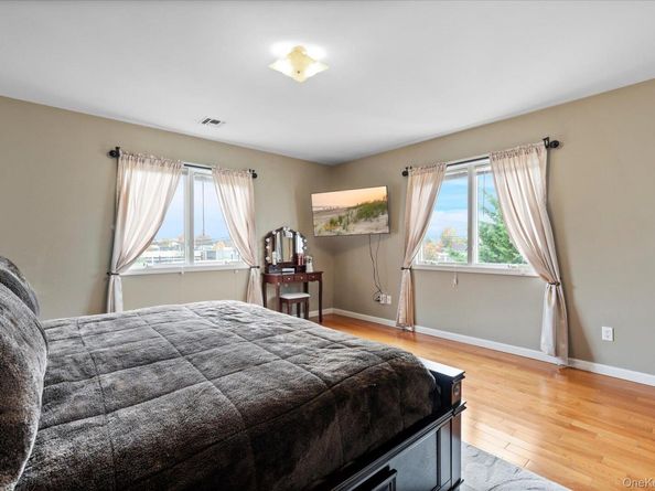 2261 Willow Street, Wantagh NY 11793